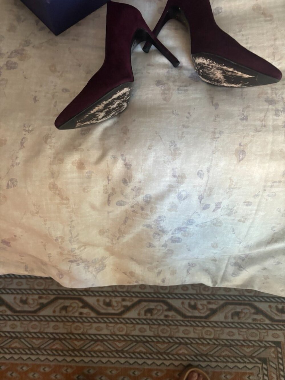 STUART WEITZMAN burgundy suede pointed toe heels - Picture 6 of 8